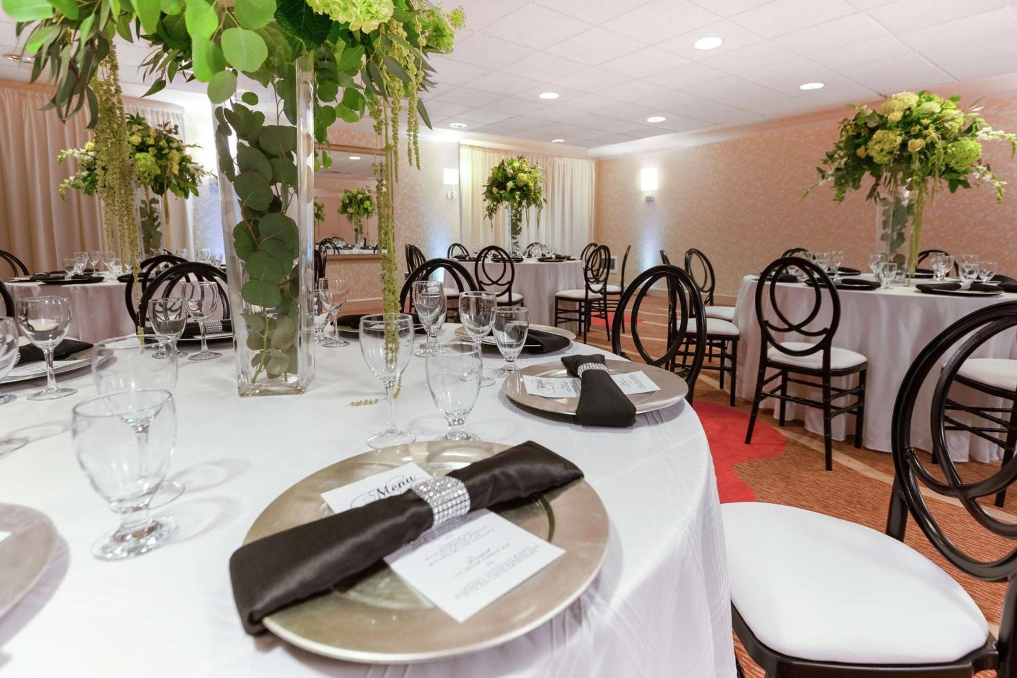 Hilton Garden Place Hotel 3*